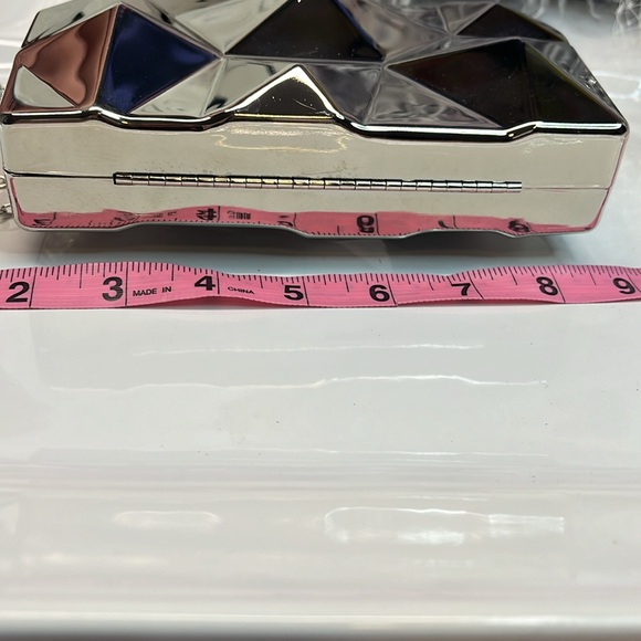 SILVER HARD CASE CLUTCH - Picture 9 of 11